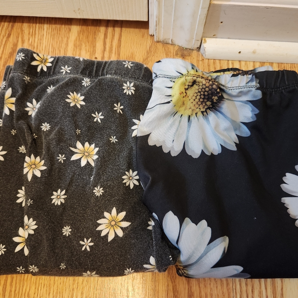 Set of 2 daisy leggings